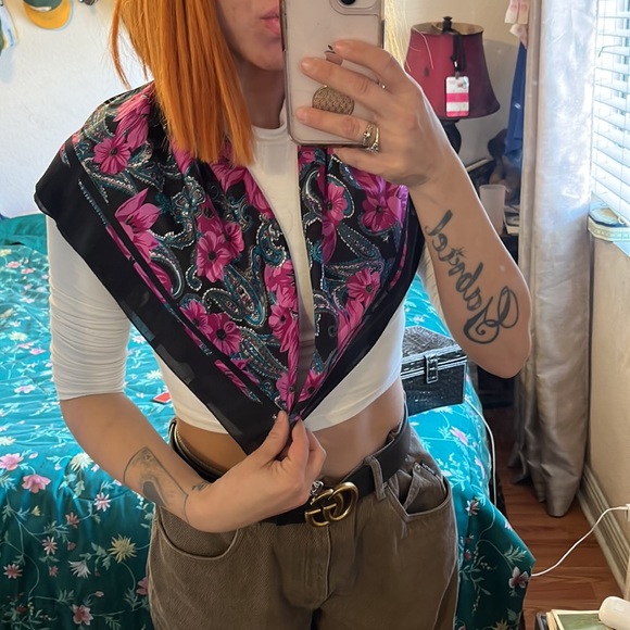 beautiful vintage scarf - Picture 7 of 7